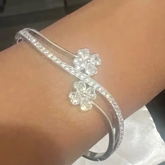 Gorgeous silver plated clover petal bracelet - #253 - Picture 1 of 12